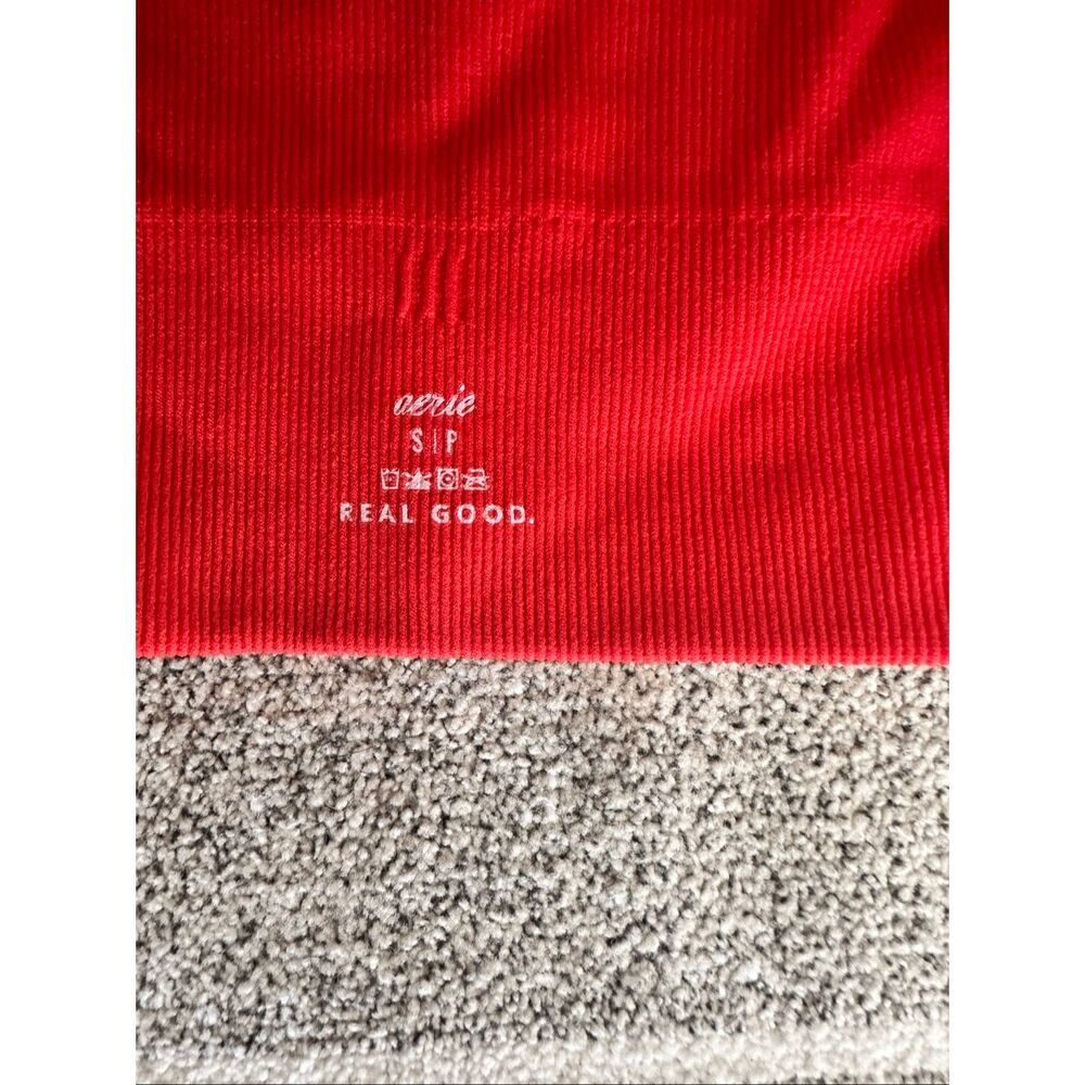🌸 Aerie Red Textured Sports Bra With Removable Padding Size Small NWOT - Picture 2 of 3